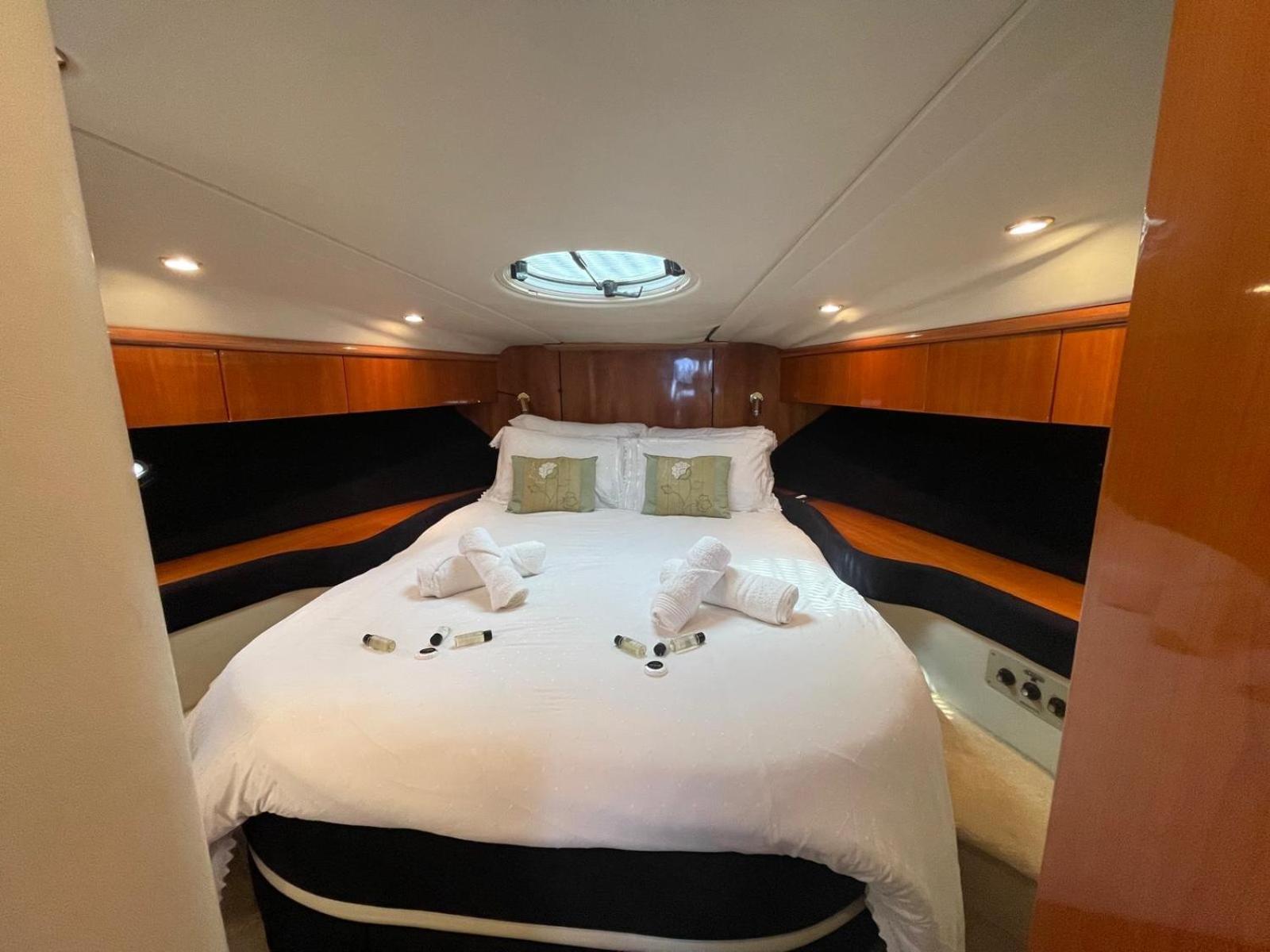 Boat Accommodation Ltd Torquay Kültér fotó
